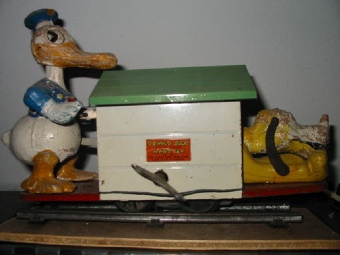 Donald_Duck_Handcar
